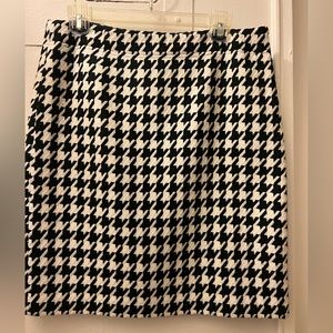 Houndstooth skirt
